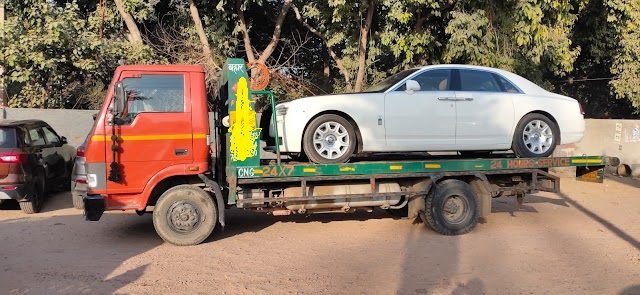 Car Towing Truck